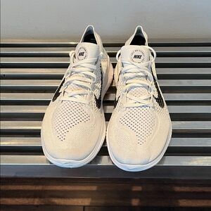 Nike Men's White and Black Free Run Flyknit Sneakers